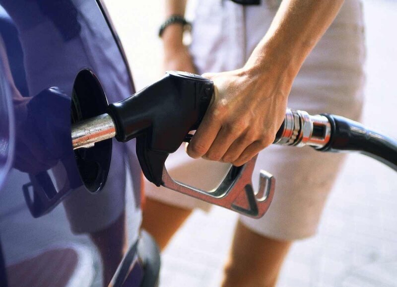 На 5-10% вырастет стоимость бензина в 2016 году.