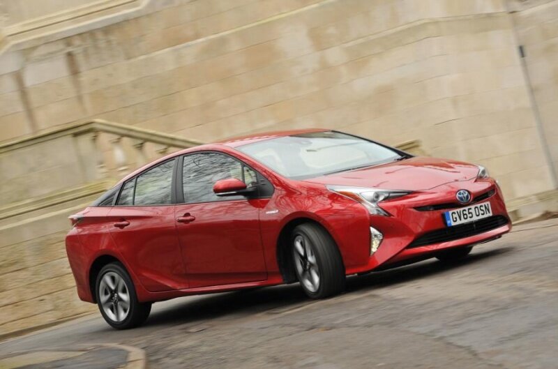 Toyota Prius признана самой экономной в мире