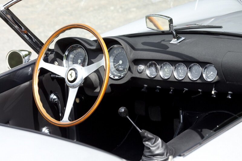 Феррари California Spider – еще одна легенда итальянского бренда из серии 250 GT